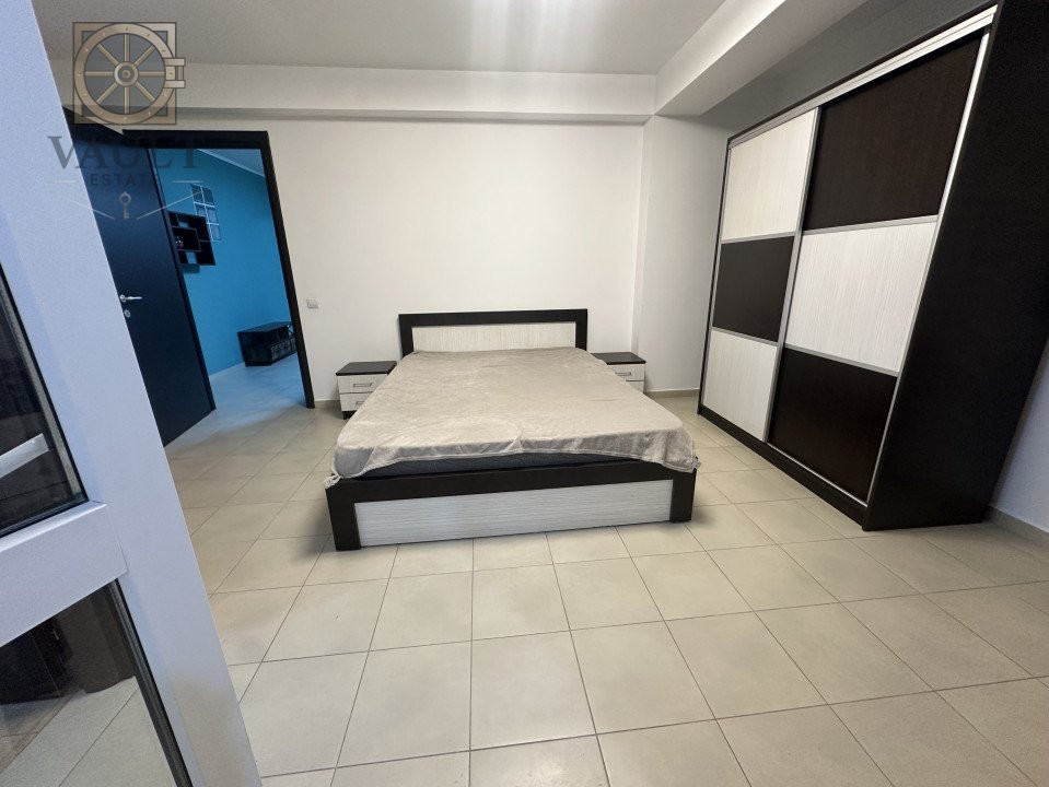 Imobil cu12 unitati-8 apartamente-2 garsoniere și 2 apartamente la mansardă 