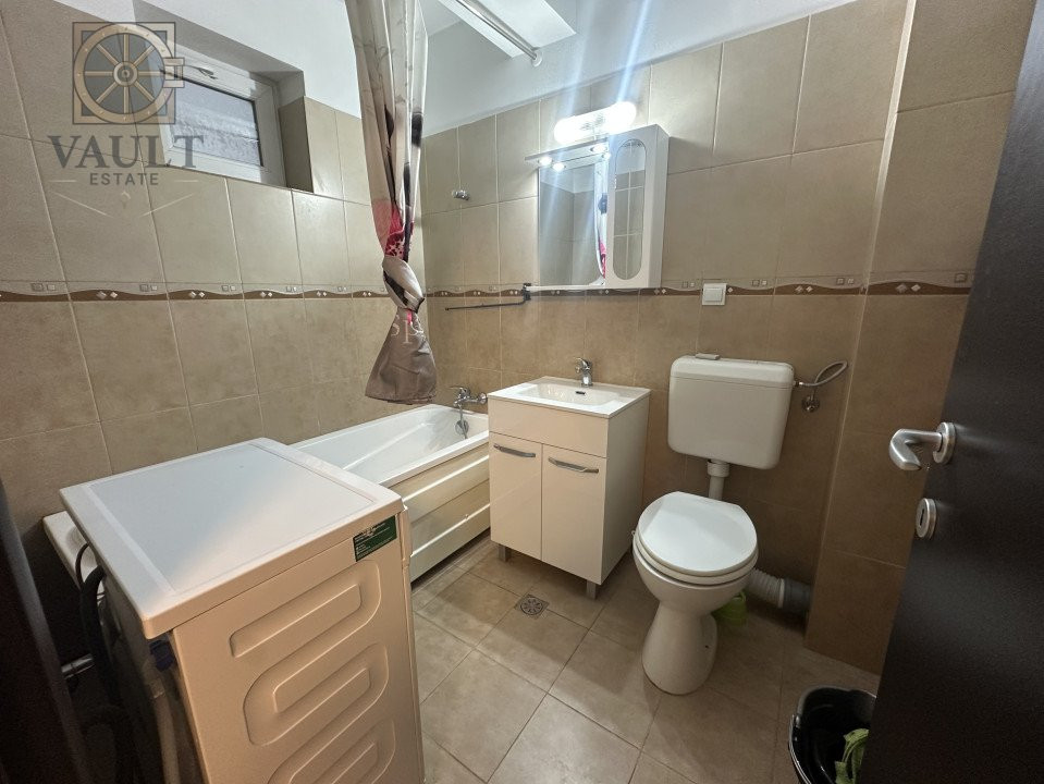 Imobil cu12 unitati-8 apartamente-2 garsoniere și 2 apartamente la mansardă 