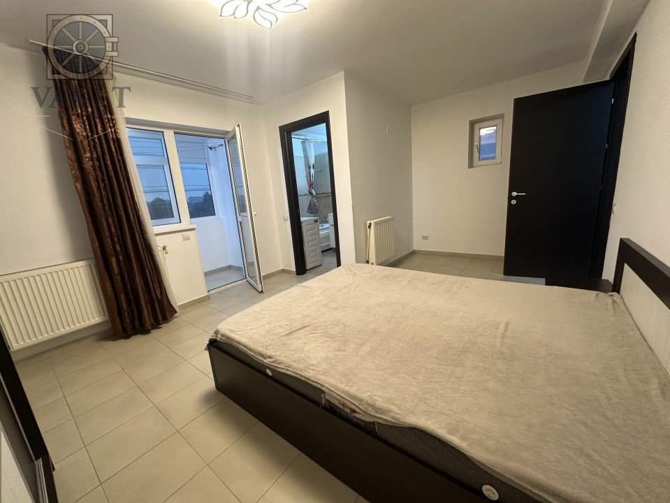 Imobil cu12 unitati-8 apartamente-2 garsoniere și 2 apartamente la mansardă 