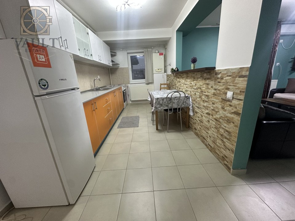 Imobil cu12 unitati-8 apartamente-2 garsoniere și 2 apartamente la mansardă 