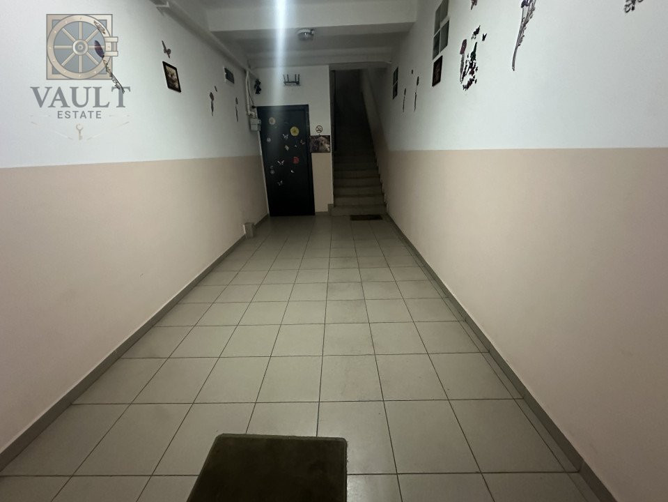 Imobil cu12 unitati-8 apartamente-2 garsoniere și 2 apartamente la mansardă 