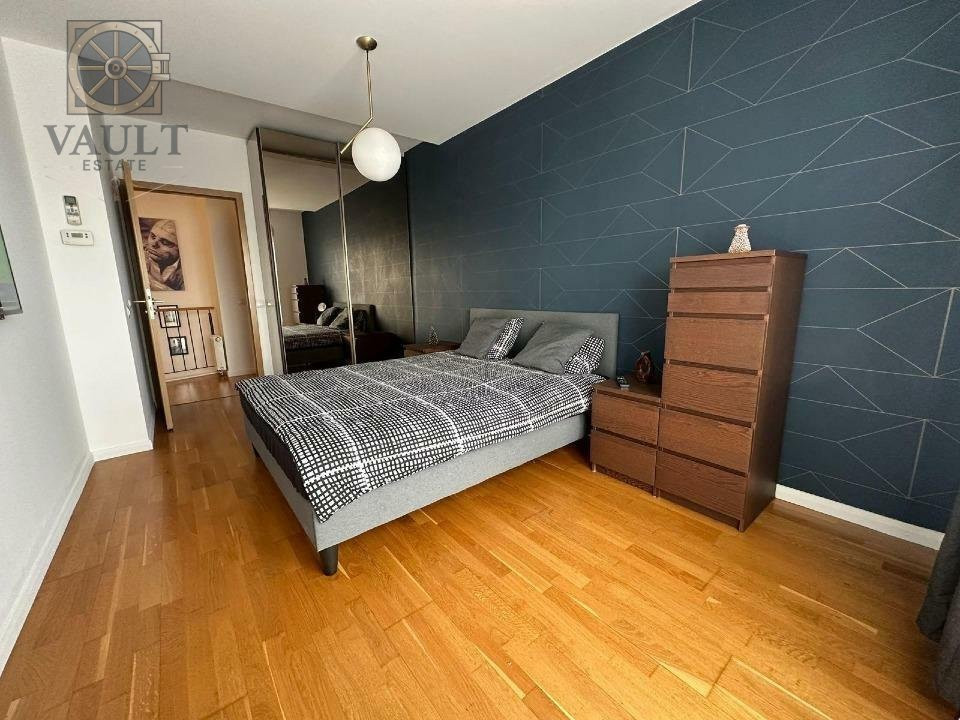 APARTAMENT TIP DUPLEX, 3 CAMERE, METROU DRISTOR