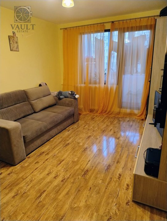 Garsoniera - Decomandata - Etaj Intermediar - Bloc Mixt - Metrou Dristor