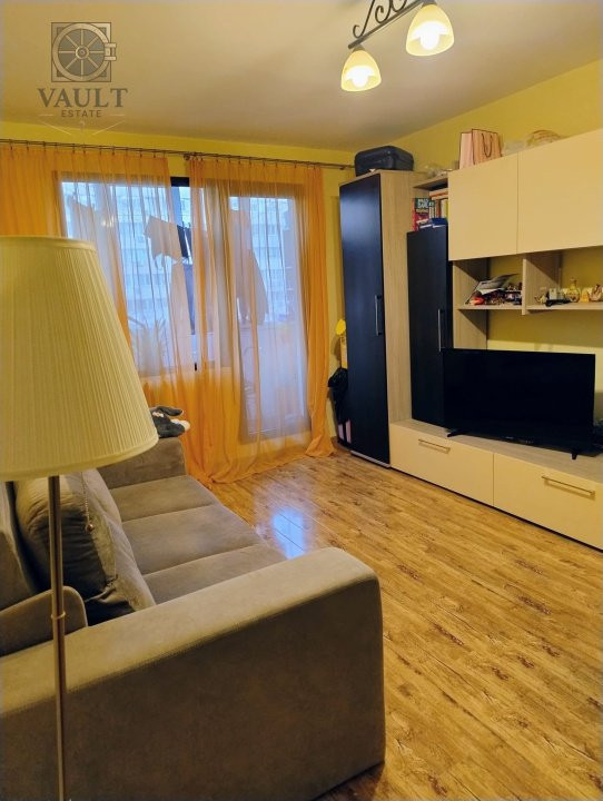 Garsoniera - Decomandata - Etaj Intermediar - Bloc Mixt - Metrou Dristor