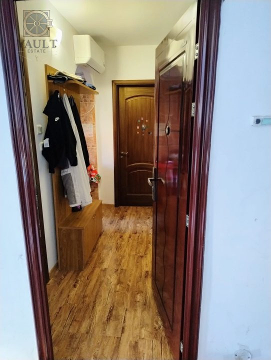 Garsoniera - Decomandata - Etaj Intermediar - Bloc Mixt - Metrou Dristor