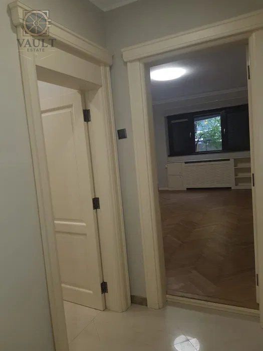 Garsonieră -Demisol Inalt - Televiziunea Romana -Calea Dorobanti