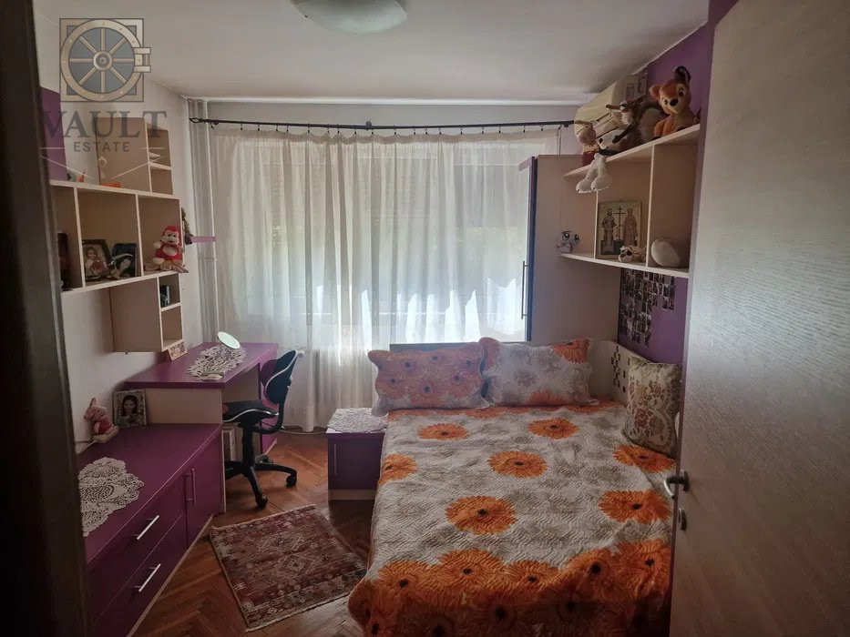 Apartament 3 camere- decomandat- Aliorului