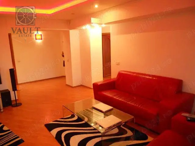 Apartament 5 camere -3 minute Metrou Universitate-Bloc 1980