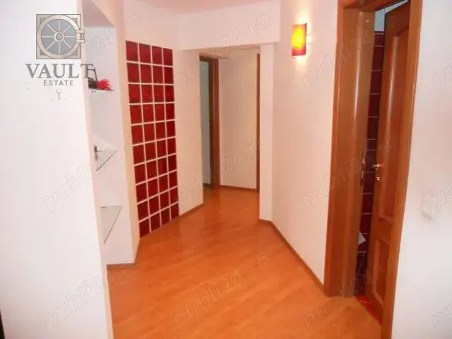 Apartament 5 camere -3 minute Metrou Universitate-Bloc 1980