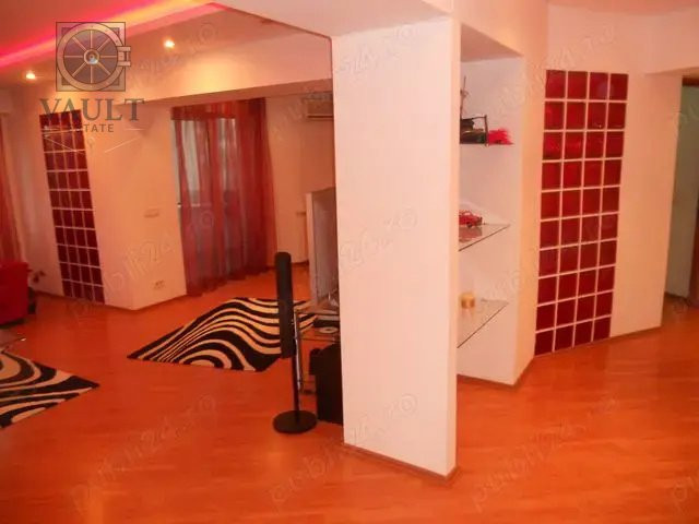 Apartament 5 camere -3 minute Metrou Universitate-Bloc 1980