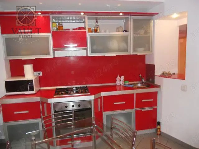 Apartament 5 camere -3 minute Metrou Universitate-Bloc 1980