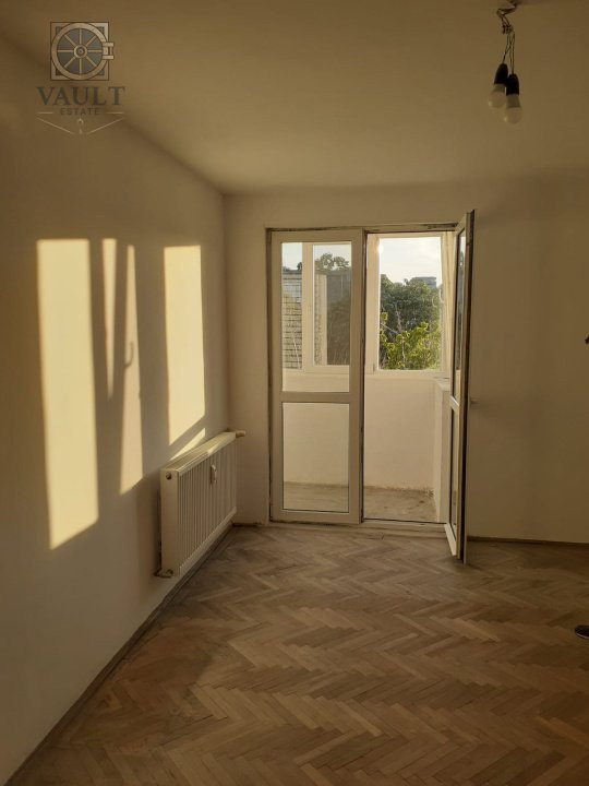 APARTAMENT 4 CAMERE  RENOVAT -AMVELOPAT IN ZONA PIATA MINIS