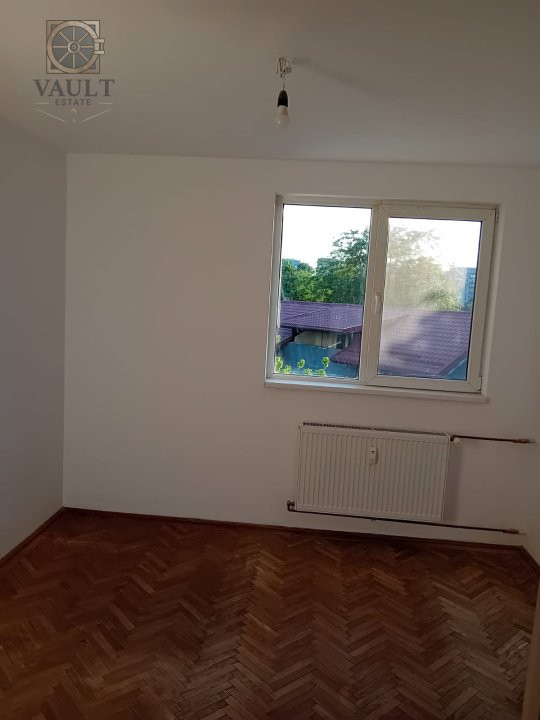 APARTAMENT 4 CAMERE  RENOVAT -AMVELOPAT IN ZONA PIATA MINIS