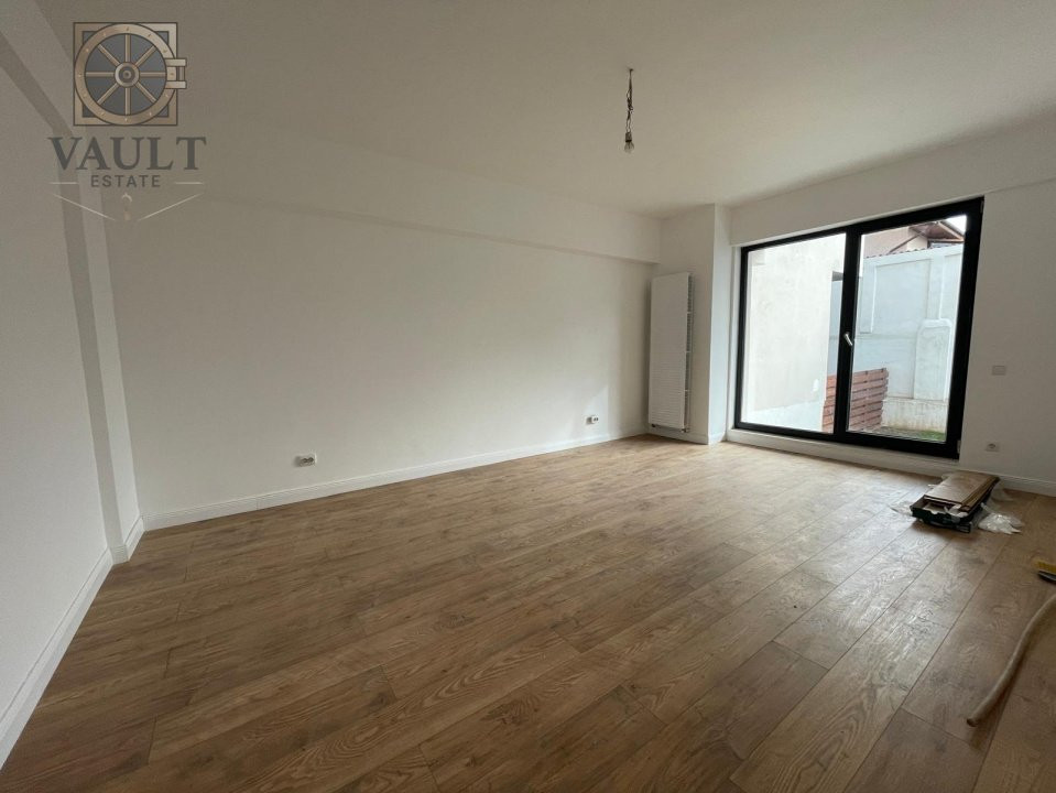 Apartament 3 camere semidecomandat P/4,150MP curte,Colentina/Andronache