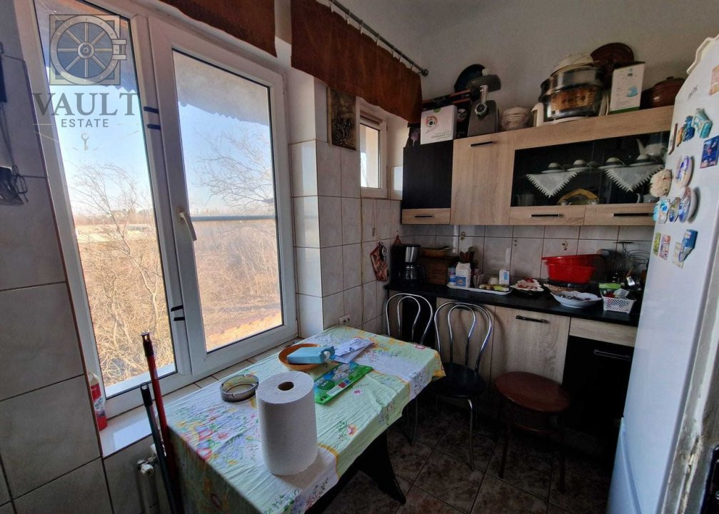 APARTAMENT 2 CAMERE DECOMANDAT - CENTRALA PROPRIE - DAMAROAIA