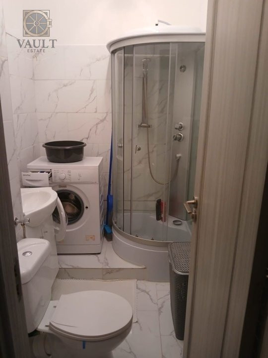 Garsoniera - FINISATA MODERN - Langa parcul TITANEL  bloc anvelopat R2