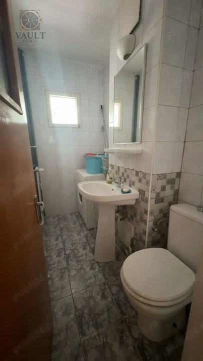 Apartament 4 camere -Bloc 1979 - Decomadat- Piata Victoriei-Titulescu