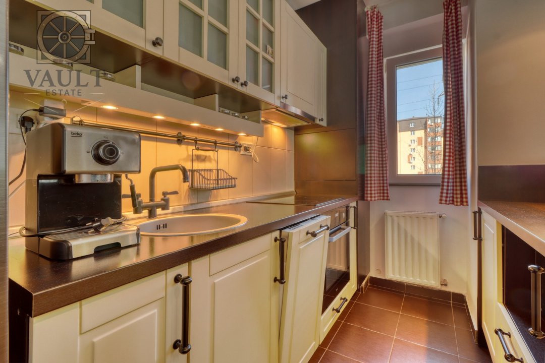 APARTAMENT 3 CAMERE / AN 2011 / MOBILAT / UTILAT / CHIAJNA - REZERVELOR