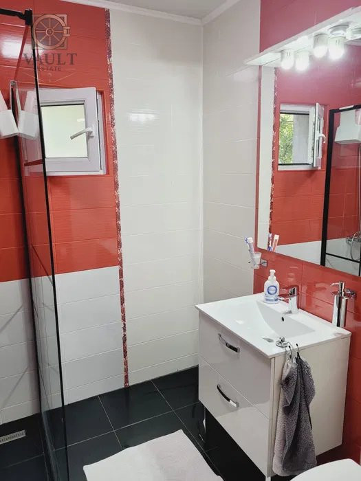 Apartament 3 camere- 2 bai- balcon 9mp-Bd 1 Mai/Hanul Drumetului