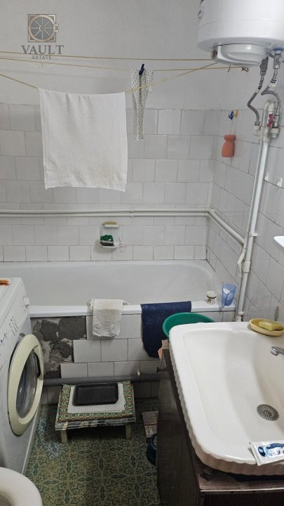 2 camere decomandat - Floreasca - et. 1/2 - boxa 10.5 mp