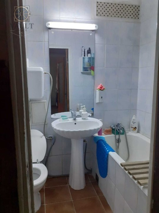 Apartament 3 camere- Decomandat- Postavarului