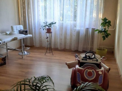 Apartament 3 camere- Decomandat- Postavarului