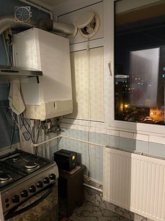 Apartament 4 camere - 86 mp - zona Margeanului - centrala proprie