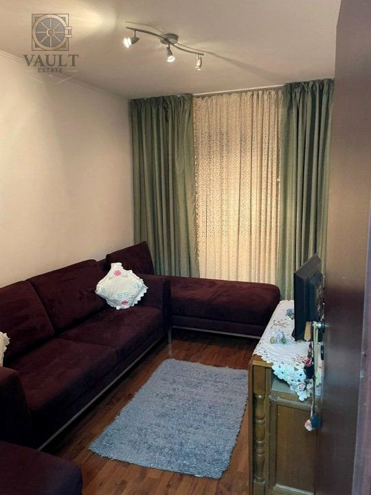Apartament 4 camere - 86 mp - zona Margeanului - centrala proprie