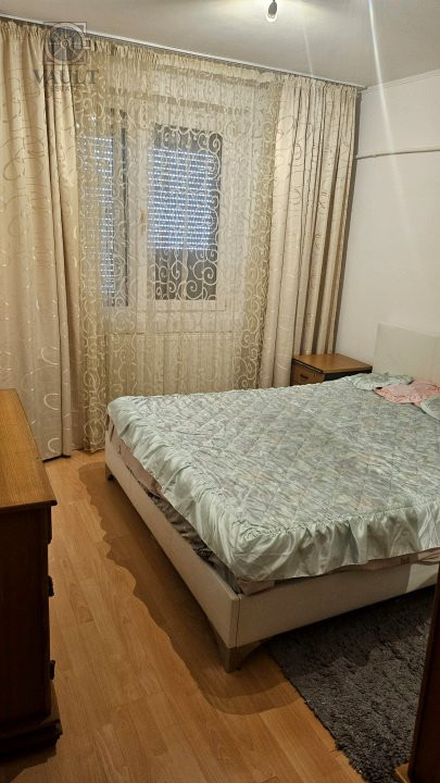 Apartament 4 camere - 86 mp - zona Margeanului - centrala proprie