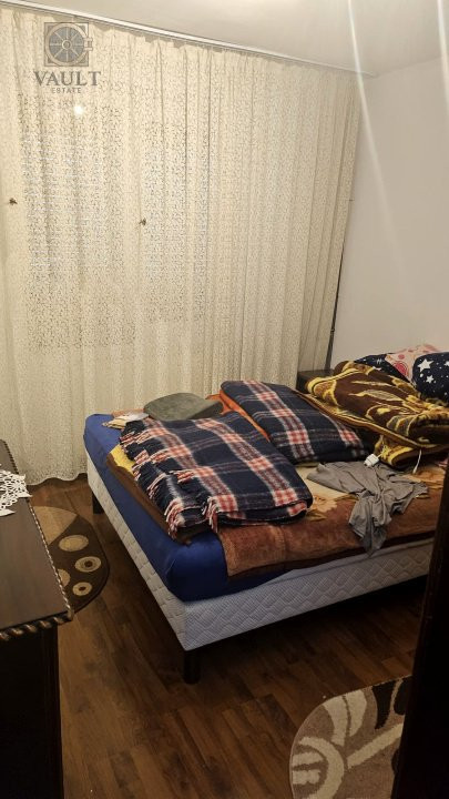 Apartament 4 camere - 86 mp - zona Margeanului - centrala proprie
