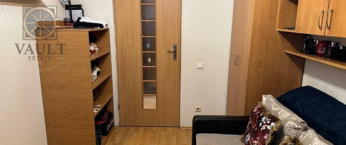 APARTAMENT 3 CAMERE / UTILAT / MOBILAT / LOC DE PARCARE / GORJULUI