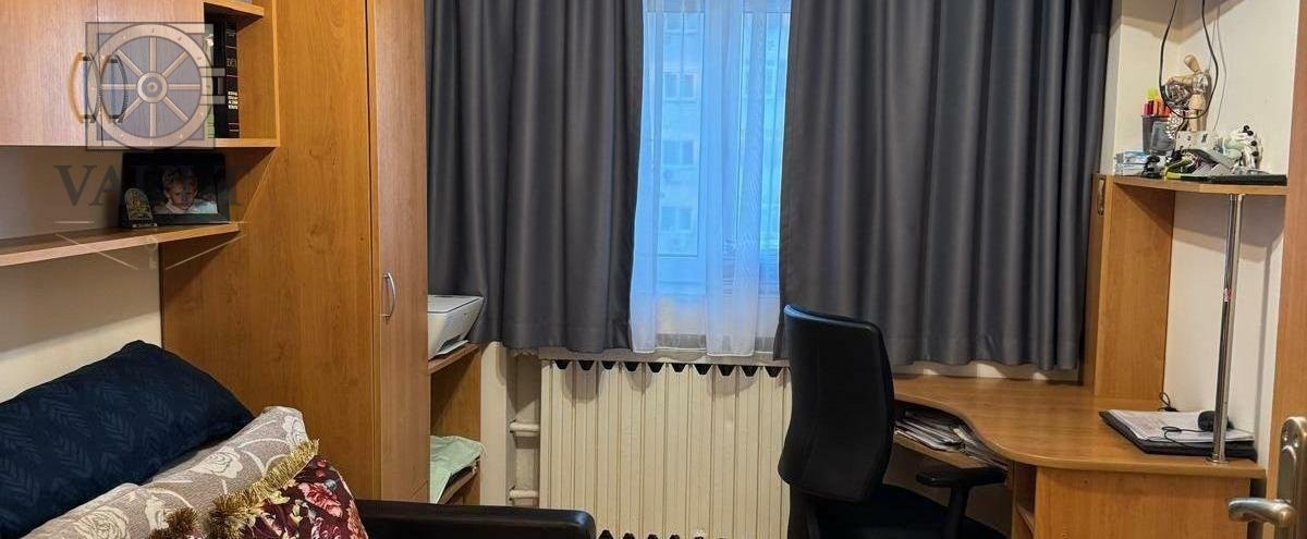 APARTAMENT 3 CAMERE / UTILAT / MOBILAT / LOC DE PARCARE / GORJULUI