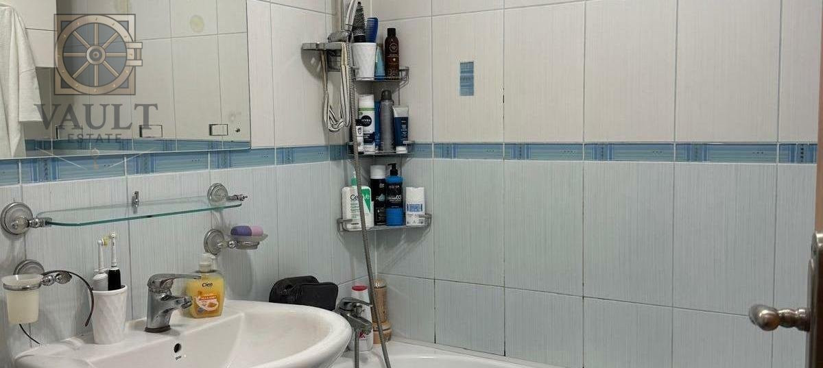 APARTAMENT 3 CAMERE / UTILAT / MOBILAT / LOC DE PARCARE / GORJULUI