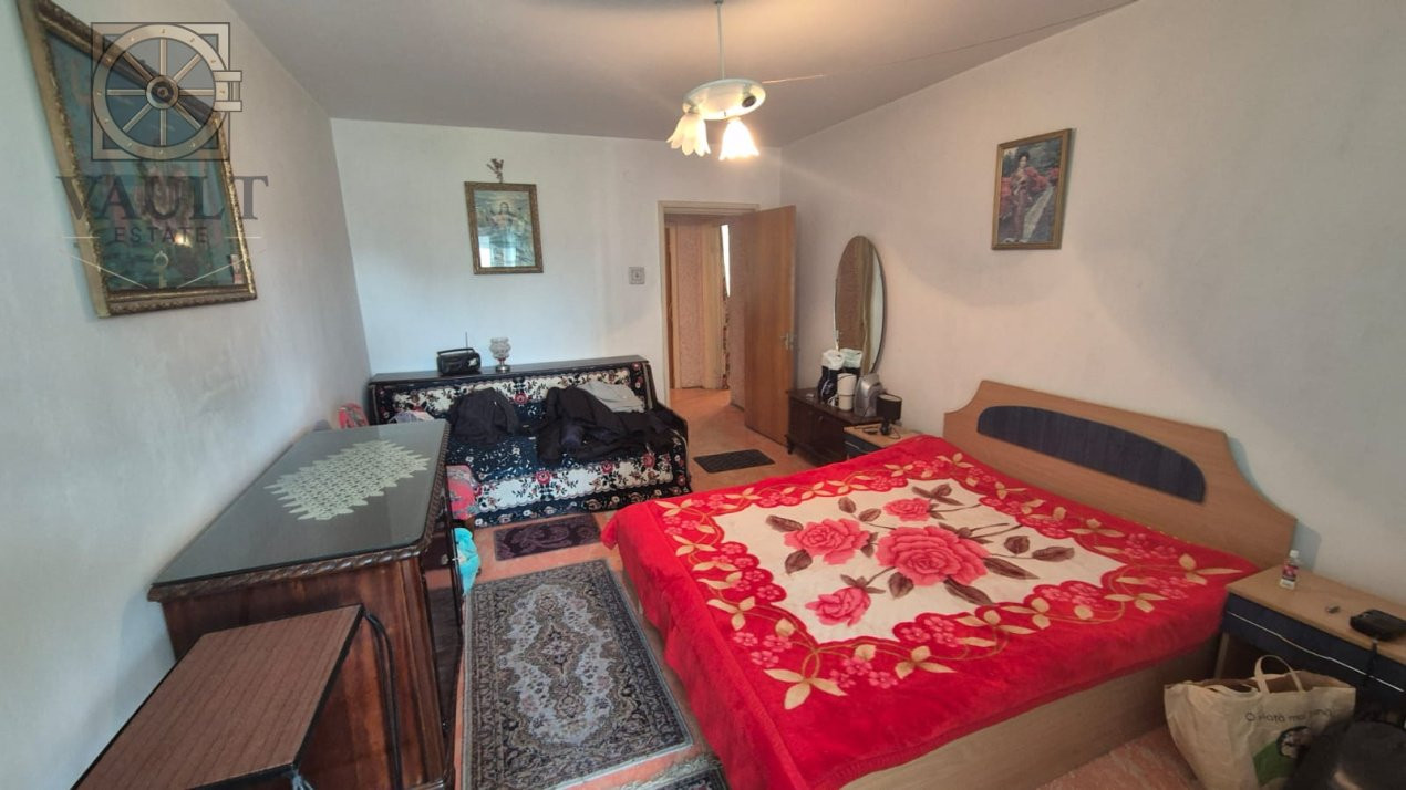 Apartament 3 camere LANGA PARCUL TINERETULUI - etaj 6 - de renovat -