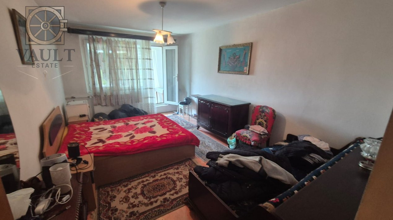 Apartament 3 camere LANGA PARCUL TINERETULUI - etaj 6 - de renovat -