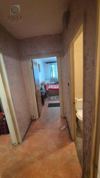 Apartament 3 camere LANGA PARCUL TINERETULUI - etaj 6 - de renovat -