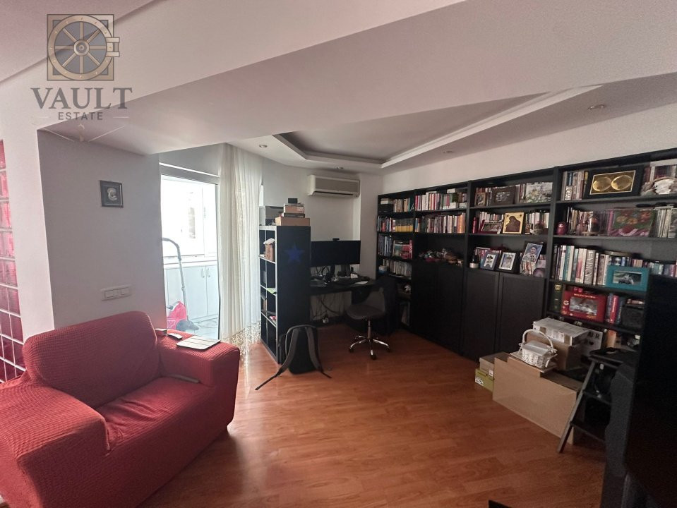 Apartament 5 camere -3 minute Metrou Universitate-Bloc 1980