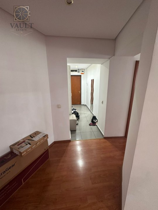 Apartament 5 camere -3 minute Metrou Universitate-Bloc 1980