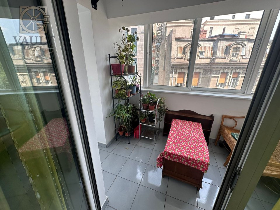 Apartament 5 camere -3 minute Metrou Universitate-Bloc 1980