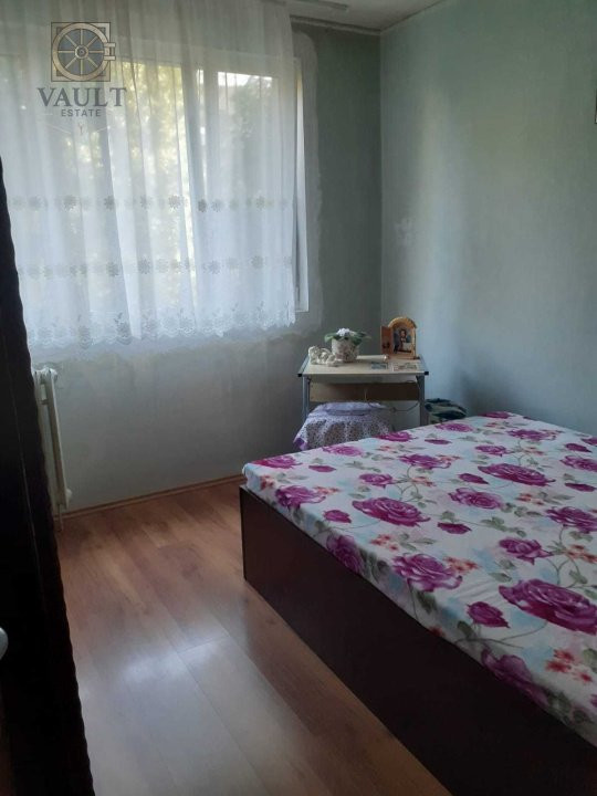 Apartament 3 camere- Decomandat- Postavarului