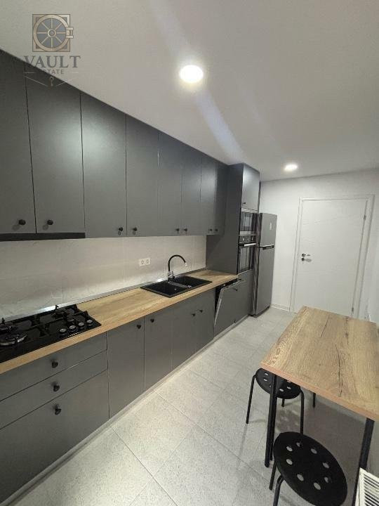 Apartament 3 camere  etaj 3 - LIFT - PARCARE - Mogosoaia - 