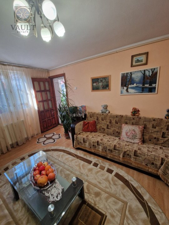 Casa cu 3 camere - Zona linistita - Margeanului