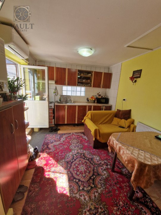 Casa cu 3 camere - Zona linistita - Margeanului