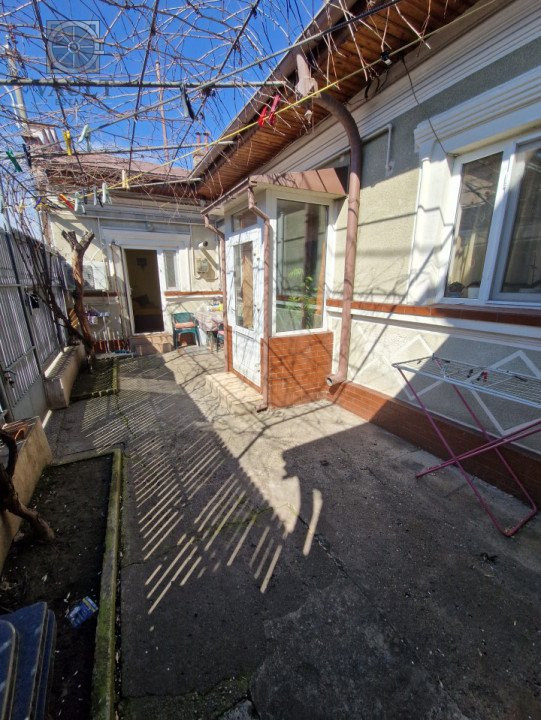 Casa cu 3 camere - Zona linistita - Margeanului
