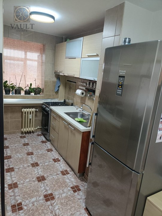 Apartament 3 camere  -10 minute pana la metrou 1 Decembrie 1918 -62MP