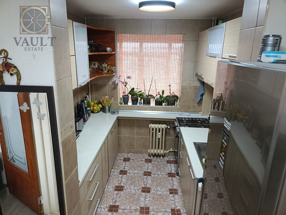 Apartament 3 camere  -10 minute pana la metrou 1 Decembrie 1918 -62MP