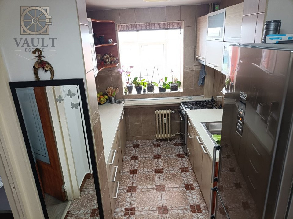 Apartament 3 camere  -10 minute pana la metrou 1 Decembrie 1918 -62MP