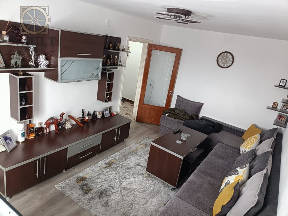 Apartament 3 camere  -10 minute pana la metrou 1 Decembrie 1918 -62MP