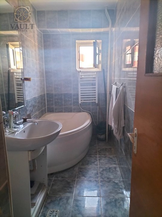 APARTAMENT 3 CAMERE-PETRE ISPIRESCU-SEBASTIAN-2 BAI-DECOMANDAT