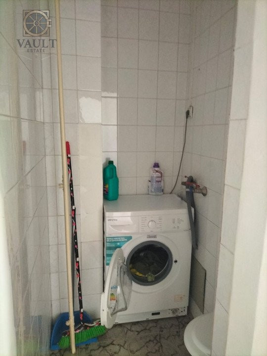 APARTAMENT 3 CAMERE-PETRE ISPIRESCU-SEBASTIAN-2 BAI-DECOMANDAT